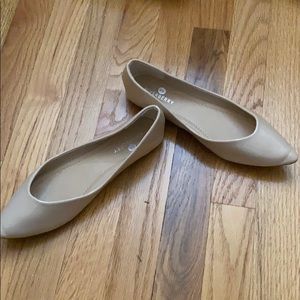 Women’s flats size 7.5